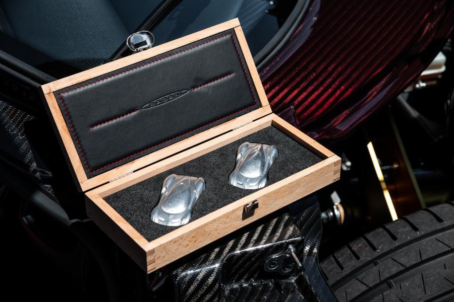  Pagani Huayra Red Carbon 2014 года  (фото 9 из 26)